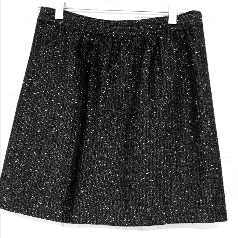 Loft size 2 winter skirt and has pockets